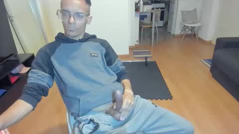 Snapshot of guachin_new chatting on 09-10-25, 03:39 guachin_new online show from 09-10-25, 03:39