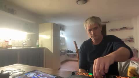 Snapshot of guardiannif_ chatting on 02-14-26, 07:21 guardiannif_ online show from 02-14-26, 07:21