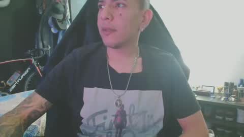 Snapshot of guayaco_ chatting on 02-13-25, 12:32 Guayaco online show from 02-13-25, 12:32