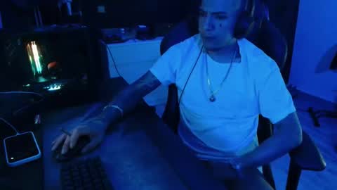 Snapshot of guayaco_ chatting on 10-26-25, 03:56 Guayaco online show from 10-26-25, 03:56