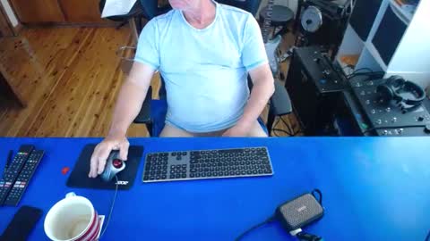 guesswhatigot2 online show from 01-16-25, 06:25