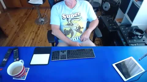 guesswhatigot2 online show from 01-30-25, 02:49