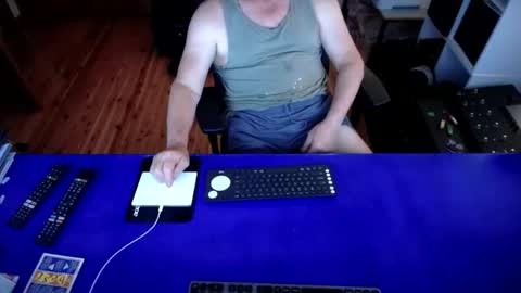 guesswhatigot2 online show from 10-21-25, 07:42