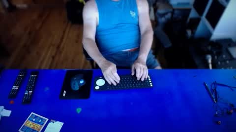 guesswhatigot2 online show from 02-08-26, 06:50