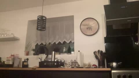 guil0 online show from 02-15-26, 08:02