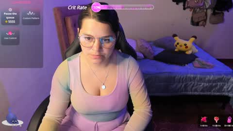 Snapshot of guinivere_blake chatting on 12-06-24, 02:02 Hello Im Julieta Im 25 years old welcome to my room have fun and be happy. online show from 12-06-24, 02:02