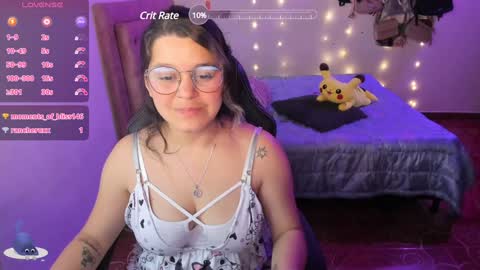 Snapshot of guinivere_blake chatting on 01-12-25, 08:04 Hello Im Julieta Im 25 years old welcome to my room have fun and be happy. online show from 01-12-25, 08:04