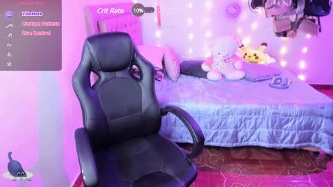 Snapshot of guinivere_blake chatting on 01-23-25, 07:43 Hello Im Julieta Im 25 years old welcome to my room have fun and be happy. online show from 01-23-25, 07:43