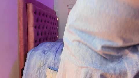 Snapshot of guinivere_blake chatting on 02-01-25, 08:50 Hello Im Julieta Im 25 years old welcome to my room have fun and be happy. online show from 02-01-25, 08:50