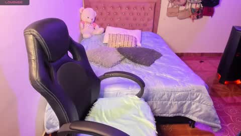 Snapshot of guinivere_blake chatting on 03-03-25, 02:47 Hello Im Julieta Im 25 years old welcome to my room have fun and be happy. online show from 03-03-25, 02:47