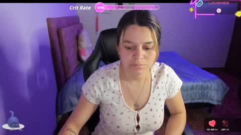 Snapshot of guinivere_blake chatting on 09-13-25, 03:28 Hello Im Julieta Im 25 years old welcome to my room have fun and be happy. online show from 09-13-25, 03:28