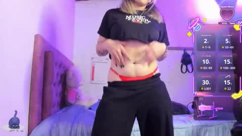 Snapshot of guinivere_blake chatting on 10-13-25, 12:54 Hello Im Julieta Im 25 years old welcome to my room have fun and be happy. online show from 10-13-25, 12:54