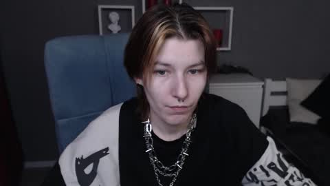 Snapshot of guitarandangell chatting on 02-10-26, 08:18 guitarandangell online show from 02-10-26, 08:18