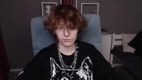 Snapshot of guitarandangell chatting on 02-11-26, 06:51 guitarandangell online show from 02-11-26, 06:51