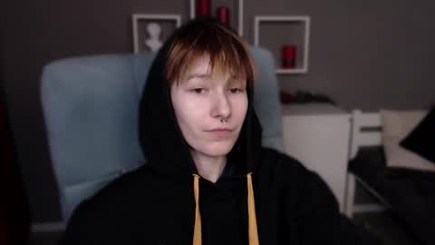 Snapshot of guitarandangell chatting on 02-26-26, 02:38 guitarandangell online show from 02-26-26, 02:38