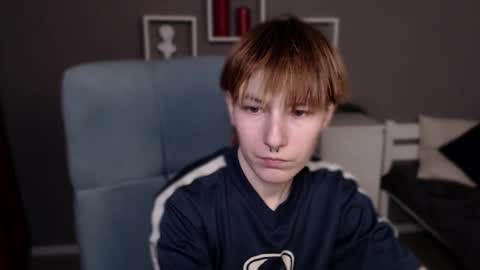 Snapshot of guitarandangell chatting on 02-27-26, 02:44 guitarandangell online show from 02-27-26, 02:44