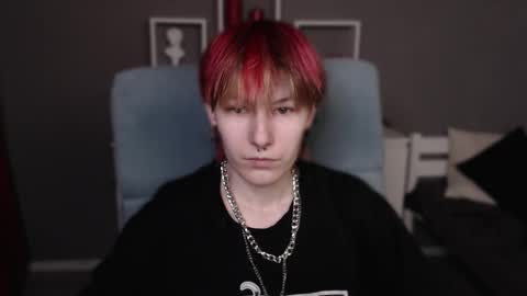 Snapshot of guitarandangell chatting on 03-25-26, 11:16 guitarandangell online show from 03-25-26, 11:16