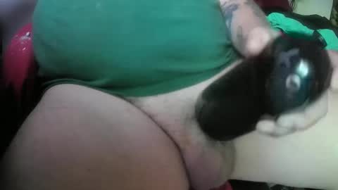 Snapshot of guitarmam7734 chatting on 10-01-25, 02:23 tommy online show from 10-01-25, 02:23