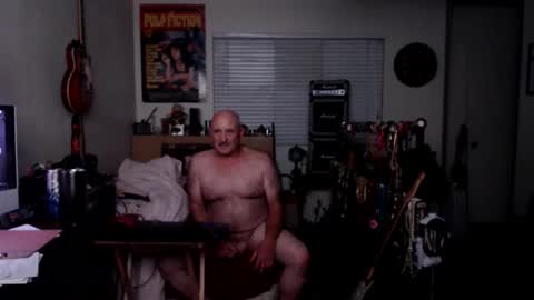 Snapshot of guitarsexgod chatting on 10-31-25, 09:21 Mario online show from 10-31-25, 09:21