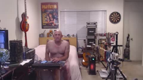 Mario online show from 11-23-25, 01:33