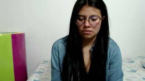 Vane blonde and Hazell black hair online show from 02-16-26, 11:12