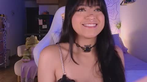 Snapshot of gummysaurus chatting on 06-18-26, 12:55 S online show from 06-18-26, 12:55
