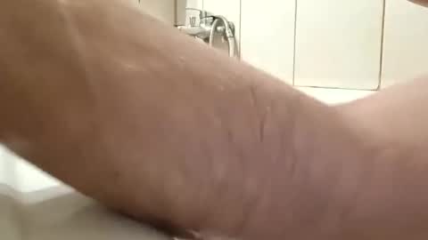 Snapshot of gunwo80 chatting on 03-09-25, 10:41 gunwo80 online show from 03-09-25, 10:41