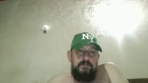 Snapshot of gustavo1350 chatting on 10-25-25, 02:19 gustavo1350 online show from 10-25-25, 02:19