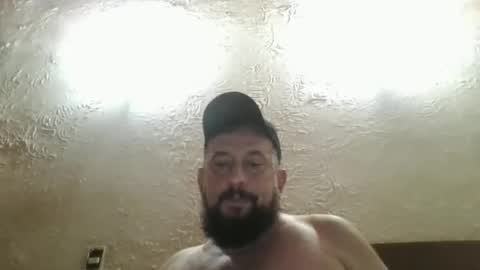 Snapshot of gustavo1350 chatting on 11-16-25, 02:28 gustavo1350 online show from 11-16-25, 02:28