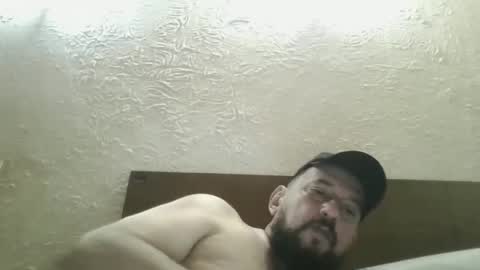 Snapshot of gustavo1350 chatting on 12-14-25, 02:39 gustavo1350 online show from 12-14-25, 02:39