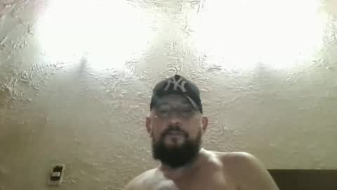 Snapshot of gustavo1350 chatting on 12-21-25, 03:57 gustavo1350 online show from 12-21-25, 03:57