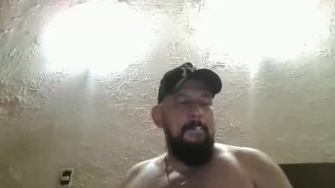 Snapshot of gustavo1350 chatting on 02-14-26, 01:46 gustavo1350 online show from 02-14-26, 01:46