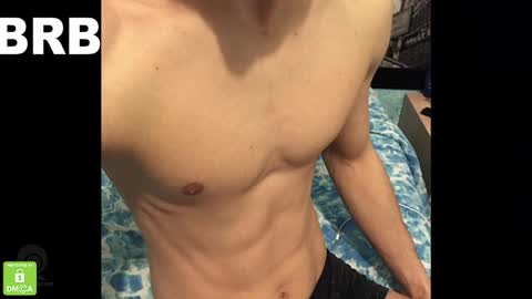 Snapshot of guy2015big chatting on 01-20-25, 04:23 Flo online show from 01-20-25, 04:23