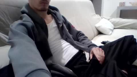 Snapshot of guy2015big chatting on 11-25-25, 03:34 Flo online show from 11-25-25, 03:34