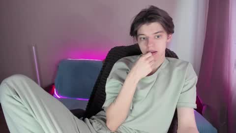 guy_liam1 online show from 02-22-25, 08:29