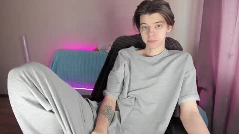 guy_liam1 online show from 02-28-25, 08:09