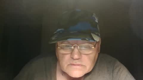 Snapshot of guyboy73 chatting on 09-18-25, 12:23 guyboy73 online show from 09-18-25, 12:23