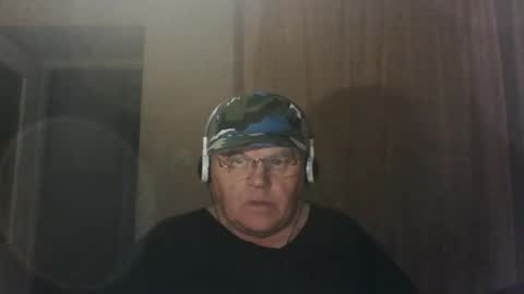 Snapshot of guyboy73 chatting on 09-21-25, 12:56 guyboy73 online show from 09-21-25, 12:56