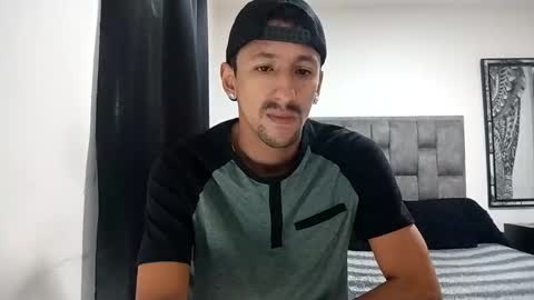 Snapshot of guykarim chatting on 03-01-26, 04:20 karim online show from 03-01-26, 04:20