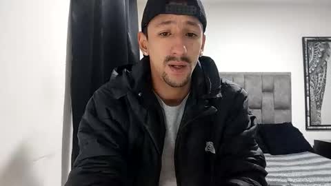 Snapshot of guykarim chatting on 03-03-26, 08:09 karim online show from 03-03-26, 08:09