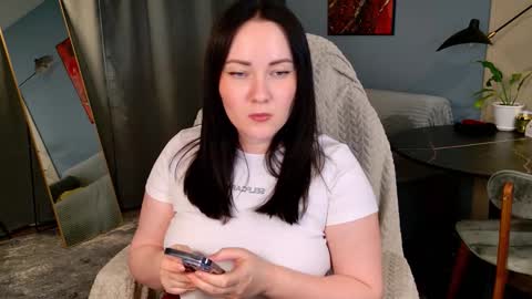 Snapshot of gwen_lady chatting on 03-24-26, 05:51 Sweety Kitty online show from 03-24-26, 05:51