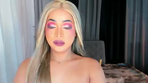 Snapshot of gwenngoddess chatting on 10-15-25, 10:26 Call me Miss Gwen online show from 10-15-25, 10:26