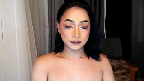 Snapshot of gwenngoddess chatting on 10-22-25, 07:24 Call me Miss Gwen online show from 10-22-25, 07:24