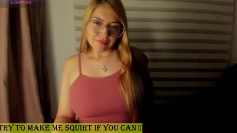 Snapshot of gwyneth_paltrow chatting on 02-15-26, 03:14 online show from 02-15-26, 03:14