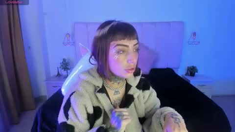 gyal_8_ online show from 12-23-25, 03:37