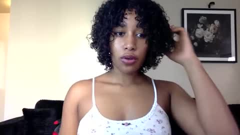 gyalxoxo online show from 12-18-25, 03:40