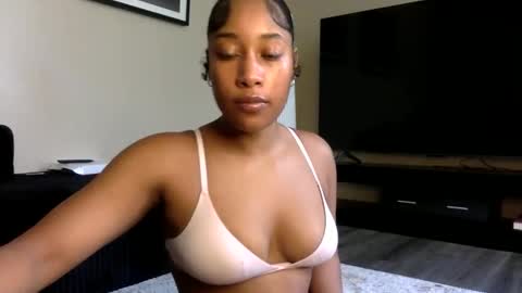 gyalxoxo online show from 03-26-26, 06:02