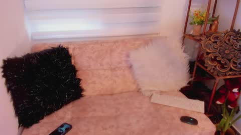 Snapshot of gypsie_velvett chatting on 05-04-26, 08:27 Samy Velvet dayatorres 23 Followme online show from 05-04-26, 08:27