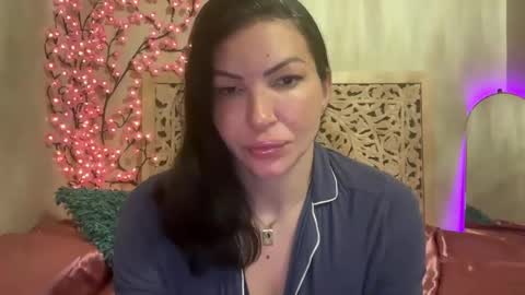 Snapshot of gypsy_rebellion chatting on 10-26-25, 09:59 Gypsy online show from 10-26-25, 09:59