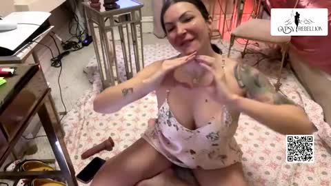 Snapshot of gypsy_rebellion chatting on 11-04-25, 12:26 Gypsy online show from 11-04-25, 12:26